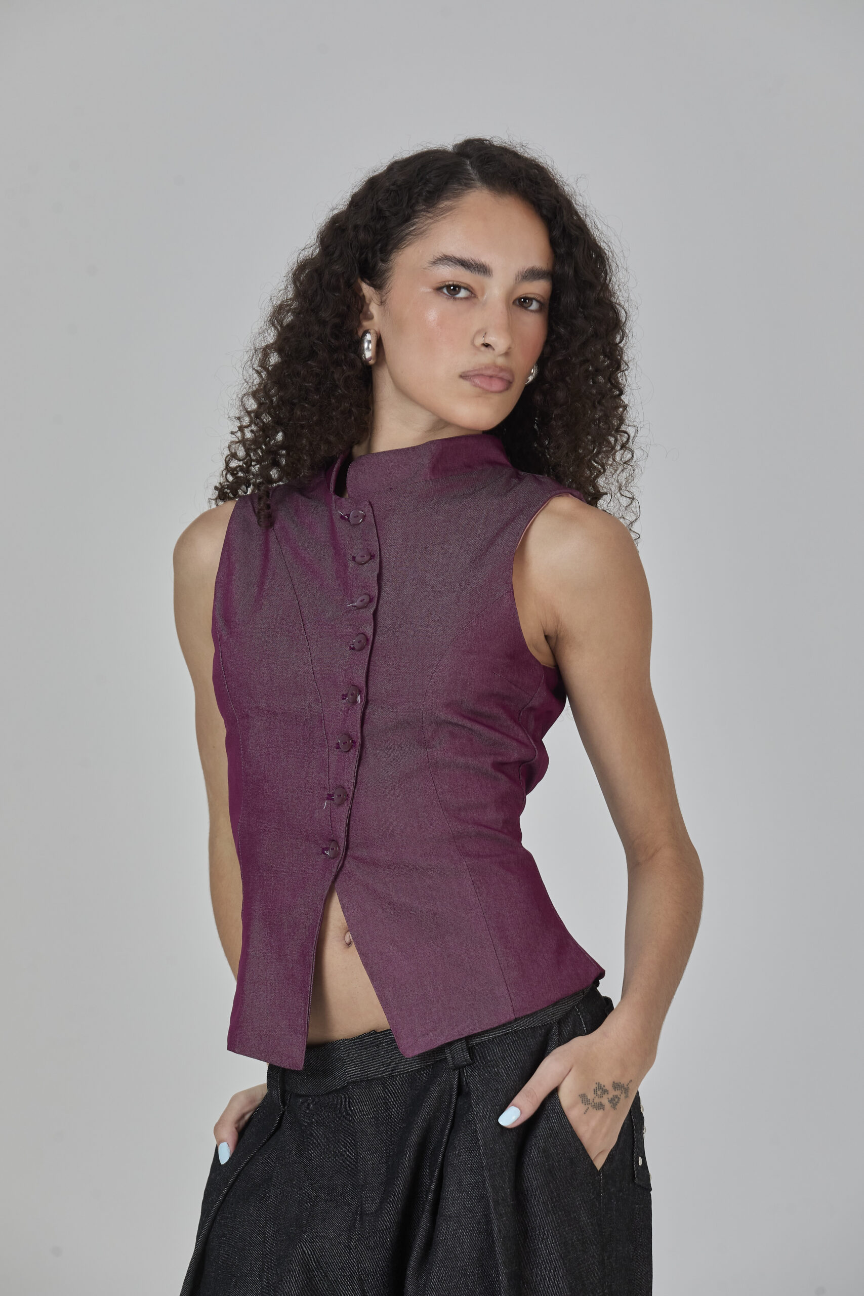 colete roxo alfaiataria assimétrico